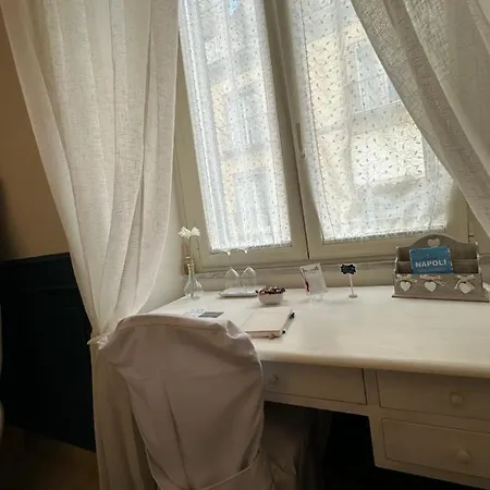 Pantarei Naples