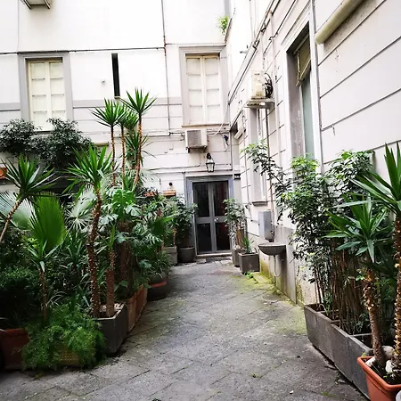Pantarei Naples
